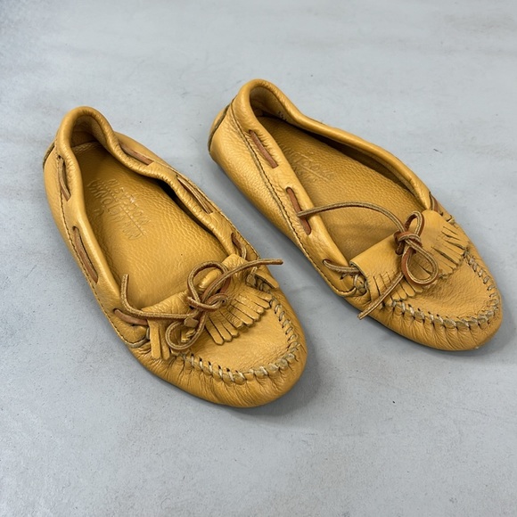 Minnetonka Kilty Deerskin Fringe Soft Sole Moccasins Slip On - Picture 2 of 10